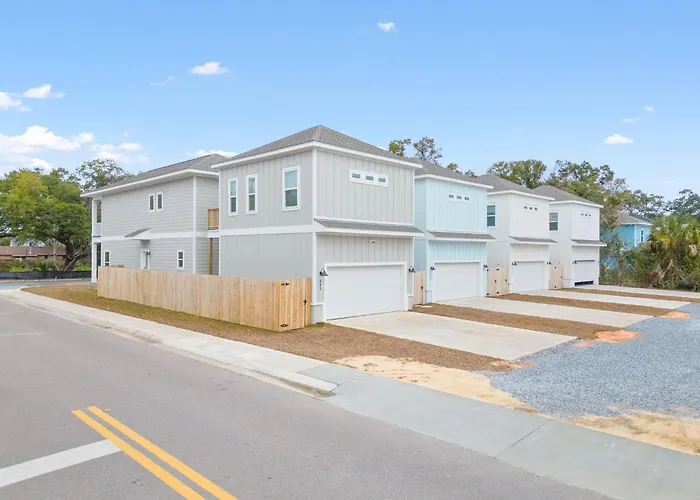 Holiday home Bright And Open Walk To Downtown Pensacola