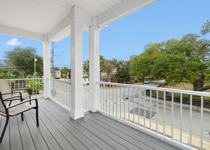 Bright And Open Walk To Downtown Holiday home Pensacola