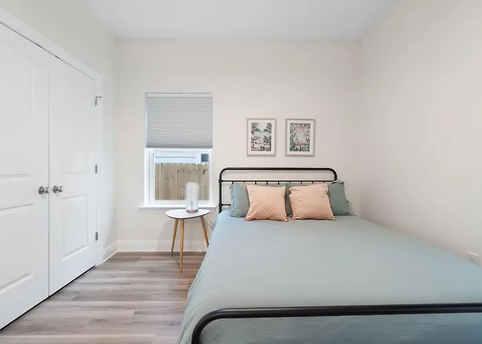 Bright And Open Walk To Downtown Holiday home Pensacola